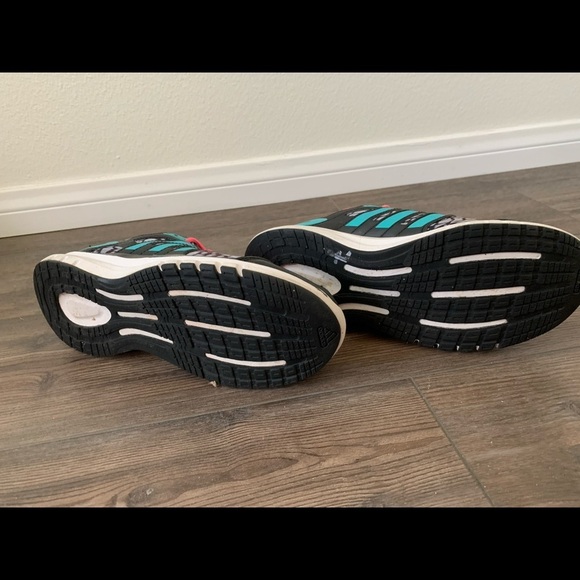 Adidas Shoes - Picture 5 of 8